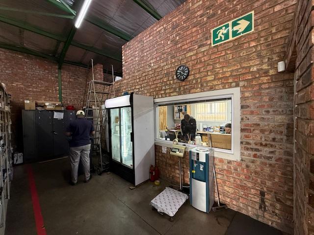 To Let Commercial Property for Rent in Sidwell Eastern Cape